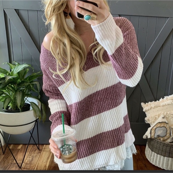 MOVING SALE🚚MUST HAVE CHENILLE STRIPE SWEATER - Picture 2 of 5